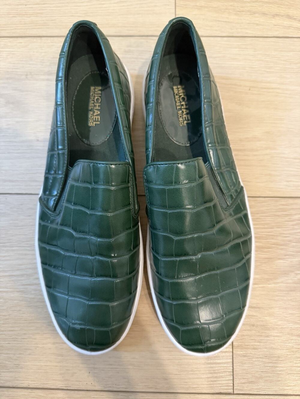 Michael Kors Women’s Green Croc Embossed Slip-On Low Top Sneakers White Sole 9M